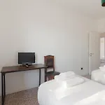 Apartman Guesthost - Comfy Family In Milánó
