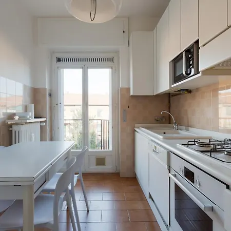 Guesthost - Comfy Family In Apartament Mediolan